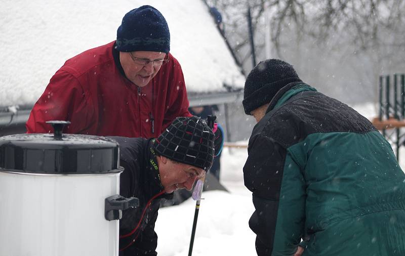 Snímky ze Zlatého Potoka a jeho blízkého okolí. V osadě se konal i Den Českého lesa nebo výprava k Hedvičině pile, v zimě se zde koná přeshraniční běh na lyžích.