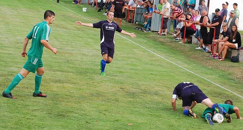  Premiéra v přeboru Rozvadovu nevyšla, Kolovečtí byli nad jejich síly, vyhráli 0:4.