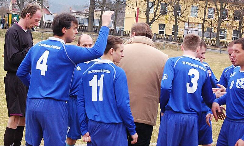 Fotbal: V okresním derby 1. A třídy prohrála Chodová Planá s Chodským Újezdem 1:4.