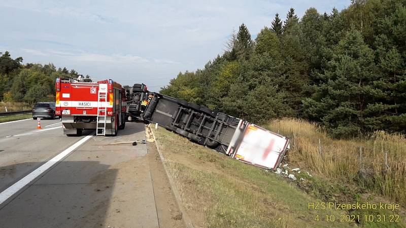 Nehoda kamionu na dálnici D5.