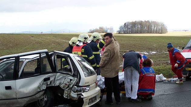 Nehoda u Halže. Zásah vrtulníku.