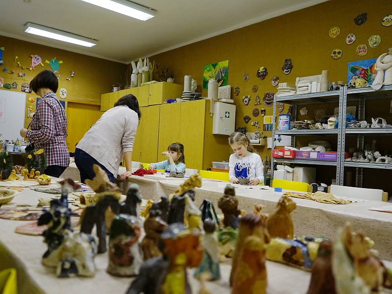 Dům dětí a mládeže v Tachově uspořádal večerní program pro rodiče a děti.