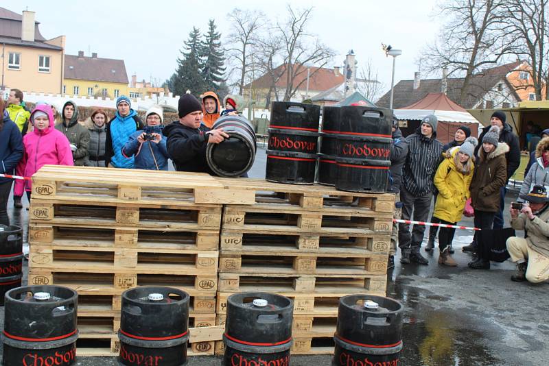 Ze závodů Strongman v Chodové Plané.