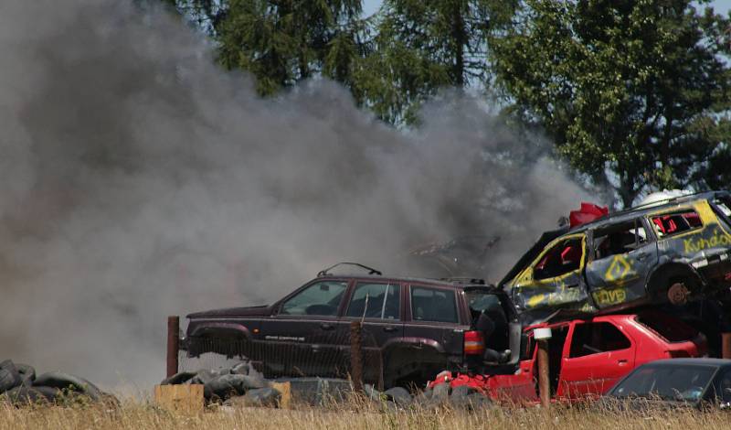 Během pondělního odpoledne došlo nad Tachovem v prostorách jedné z firem k požáru