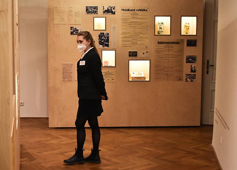 Po dlouhých letech příprav ve středu 17. listopadu otevřelo muzeum v Ústí nad Labem stálou expozici k dějinám německy mluvících obyvatel českých zemí s názvem Naši Němci.