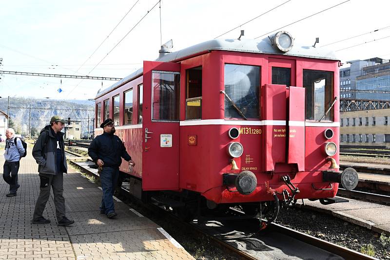 Historický vláček ze Střekova do Zubrnic