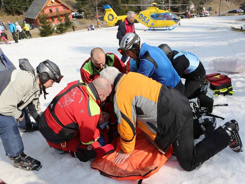 Při lyžování v Zadní Telnici se vážně zranil německý turista. 