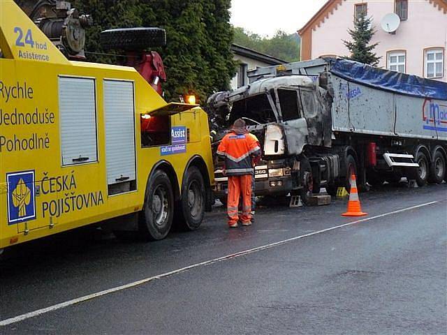 Nehodla kamionu z Polska v Telnici. 