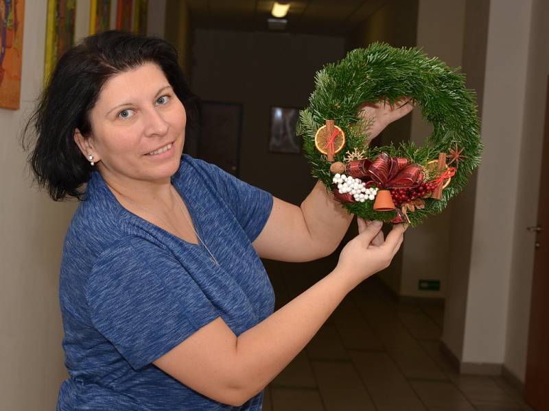 Šikovné ústecké dámy si vyzkoušely adventní aranžování.