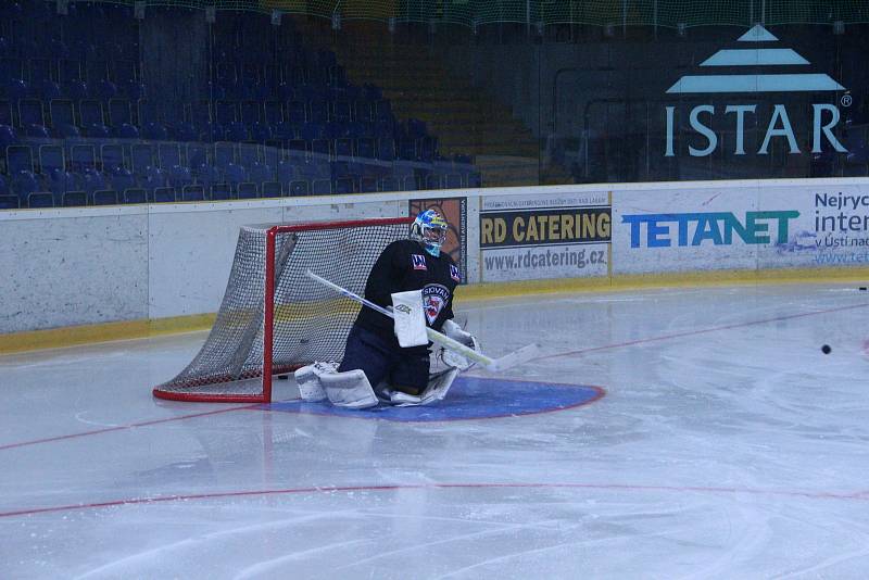 První trénink Slovanu na ledě.