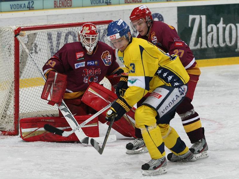 Ústečtí hokejisté doma porazili Jihlavu 2:1. Na ledě se o přestávce objevili i Mikuláš s čertem. 