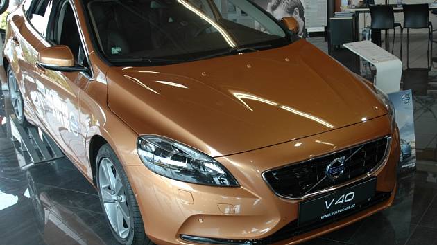 V ústeckém autosalonu Volvo ve Všebořicích si Ústečané mohli prohlédnout nejnovější výrobek automobilky Volvo s označením V40. 