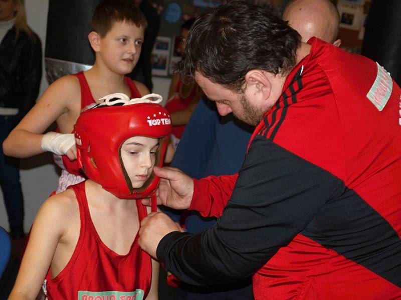 Boxeři si dali dostaveníčko v mostecké sportovní hale.