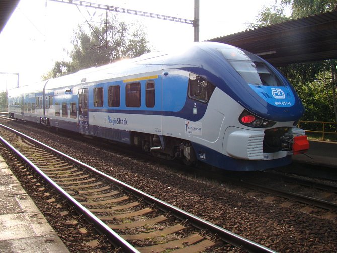 Na horskou železnici plnou tunelů a mostů budou nasazeny moderní soupravy RegioShark, zvané taktéž Žralok.