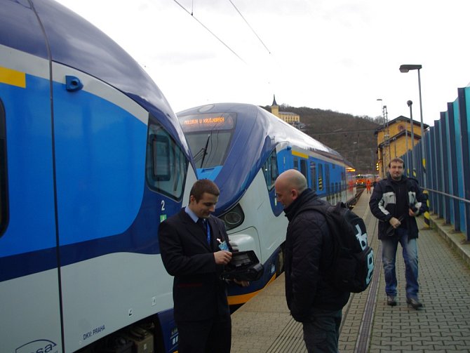 Ústecký kraj vypravil turistické vlaky RegioShark na Moldavu.