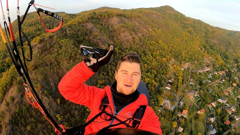 Paragliding v podání Karla Filipa.