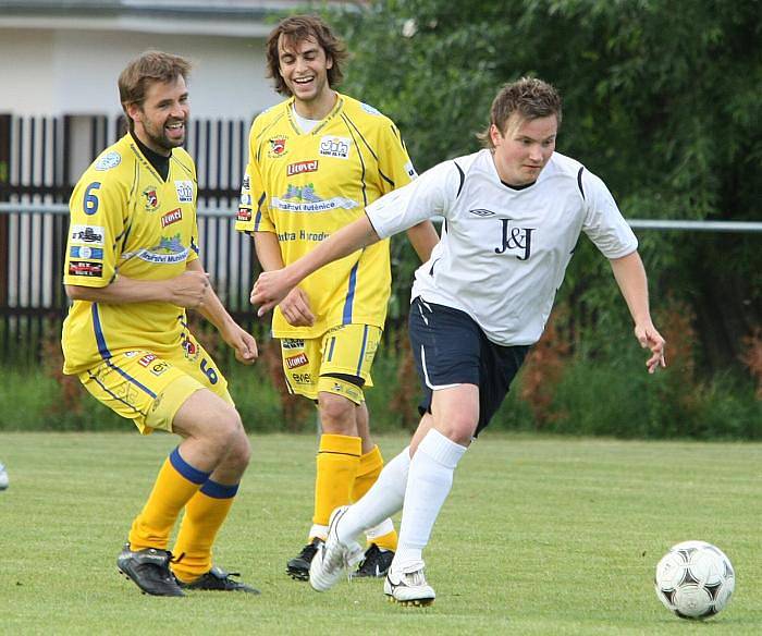 Zpestřením pro hokejisty Slovanu byl podle jejich slov přátelský zápas proti účastníkovi 1.B třídy Chuderovu.