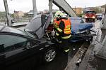 Nehoda tří aut na Benešově mostě v Ústí nad Labem