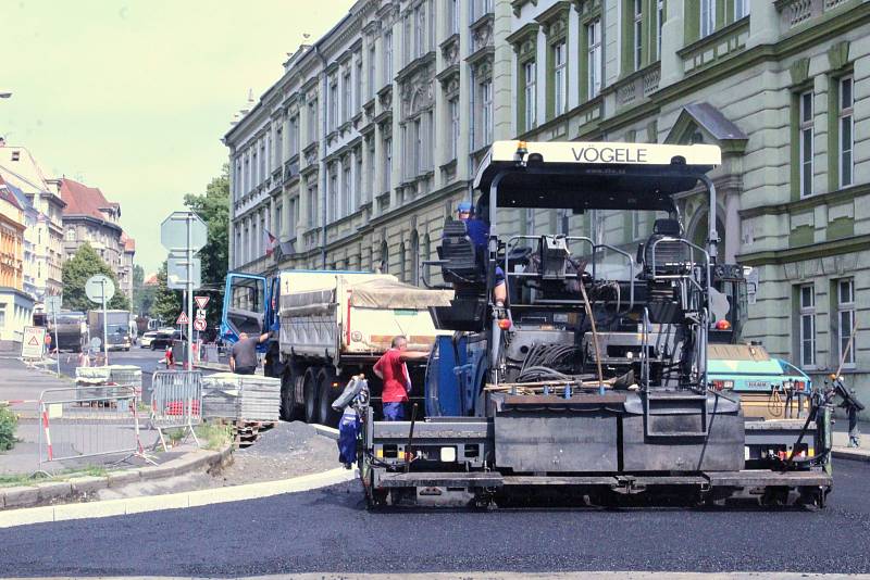 Oprava Moskevské ulice v Ústí finišuje