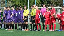 Fotbalisté Telnice (ve fialovém) zvítězili na hřišti Skorotic 3:0.