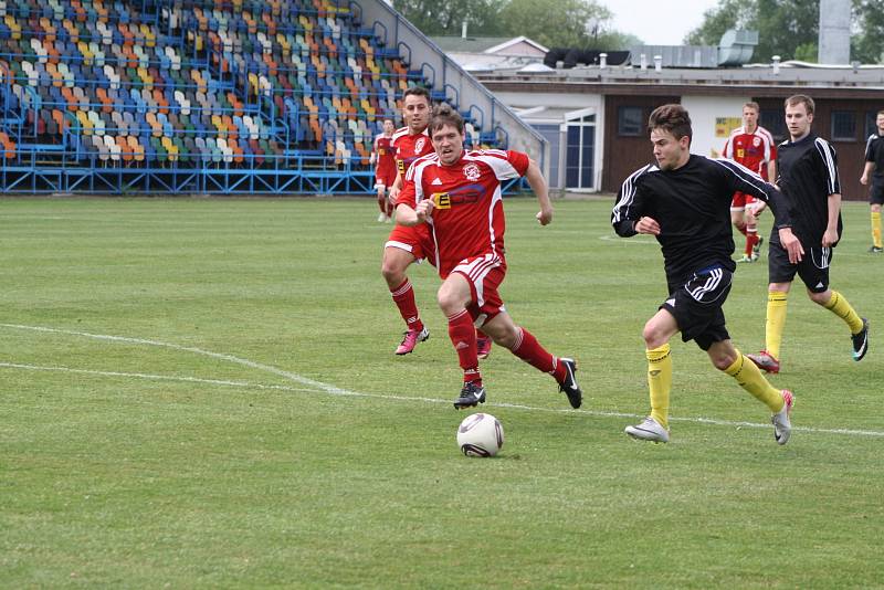 Fotbalisté Neštěmic (červení) prohráli v Blšanech 1:3.