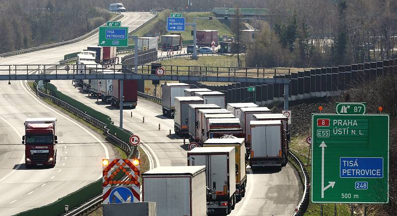 Kolony na německo české hranici u Petrovic na Ústecku