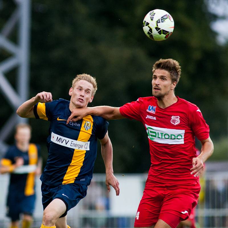 Ústečtí fotbalisté (červení) prohráli v Opavě 0:1.