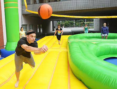 Bossaball v Ústí nad Labem.