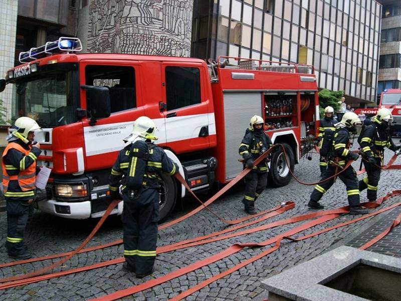 Cvičení mělo za úkol prověřit průběh zásahu v objektu se složitými podmínkami pro zásah. 