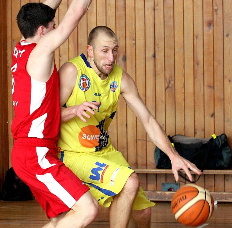 Sluneta USK Ústí – BK Klatovy 61:68.