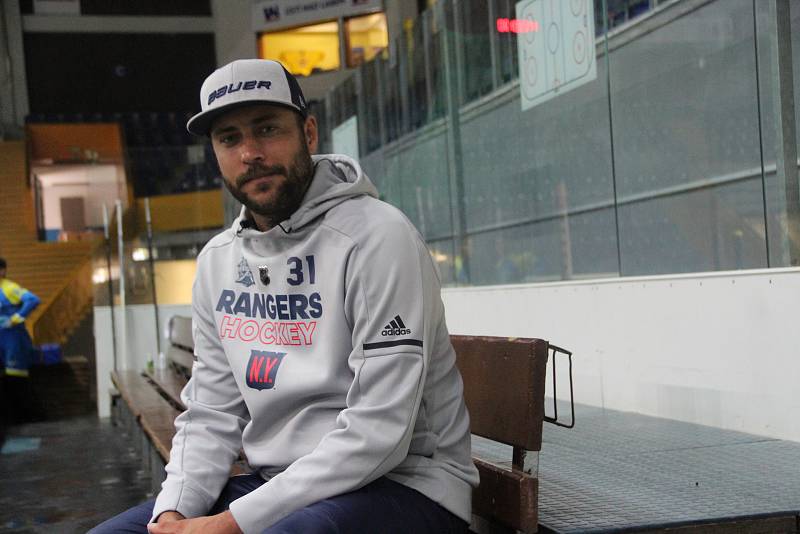 Bývalý brankář NHL Ondřej Pavelec se ve čtvrtek objevil v Ústí nad Labem.