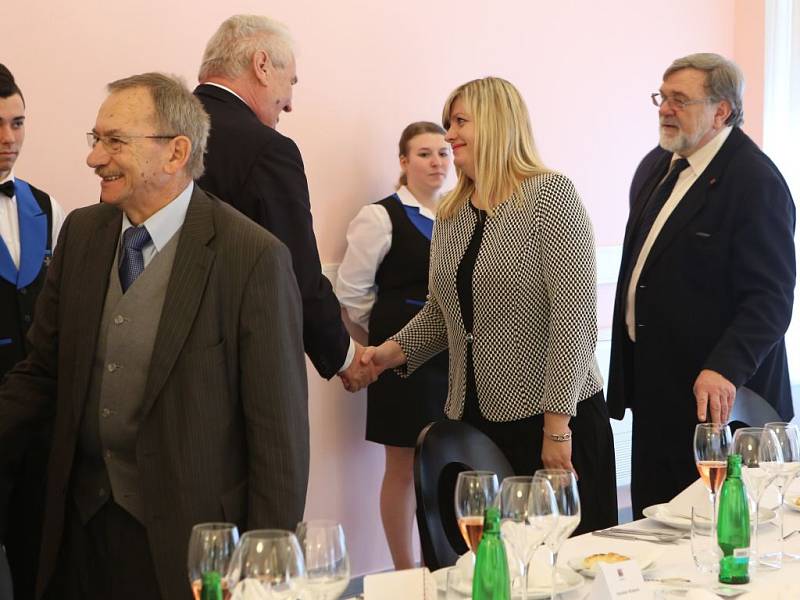 Oběd prezidenta Miloše Zemana v Císařských lázních Teplice.
