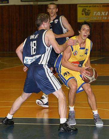 Z basketbalového utkání Ústecké Elby proti Vyšehradu