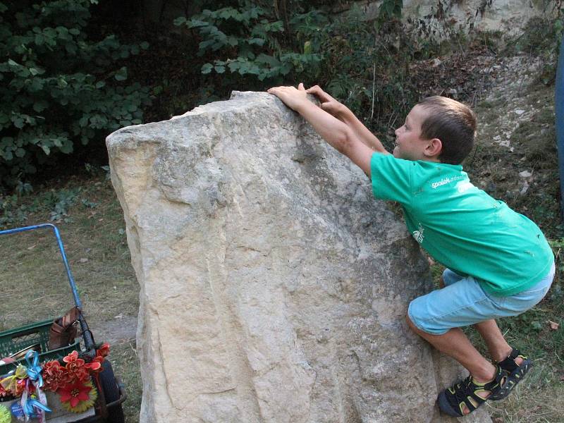 Výtvarná skupina Spolu slavila na sochařském sympoziu v Zubrnicích 25 výročí vzniku.