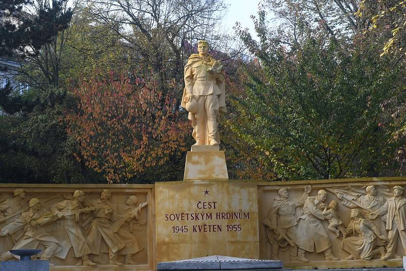 Památník Rudé armádě v městských sadech v Ústí nad Labem