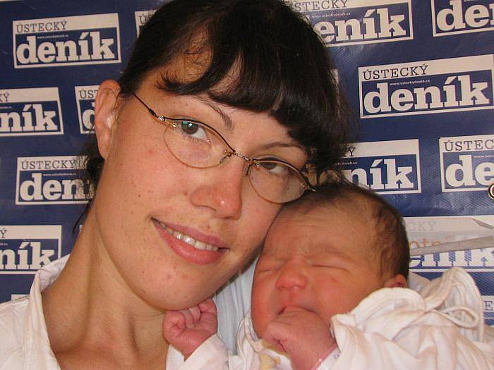 Jitka Čápová porodila v ústecké porodnici dne 15. 8. 2010 (11.43) dceru Michalku (52 cm, 4,25 kg).