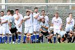 Fotbalisté Neštěmic (v šedém) doma otočili zápas proti Junioru Děčín a vyhráli 6:2. Foto: Deník/Rudolf Hoffmann