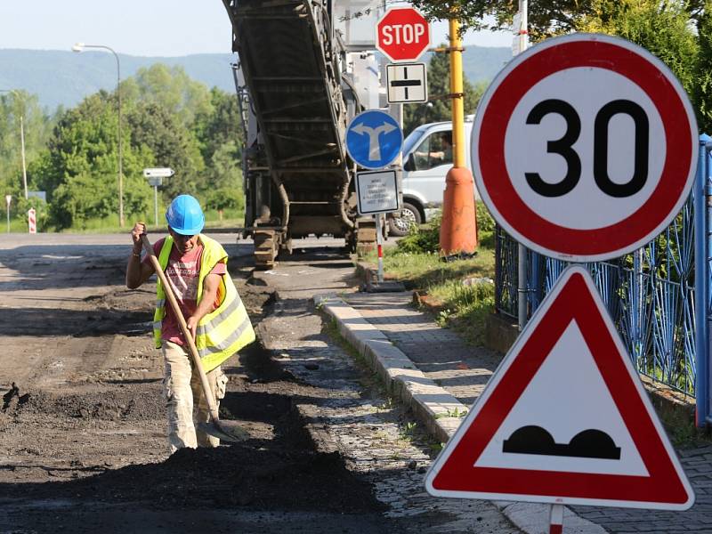 Začaly práce na stavbě kruhového objezdu v Přestanově.