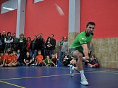 Na otevření deseti badmintonových kurtů přijel nejlepší český hráč Petr Koukal. 