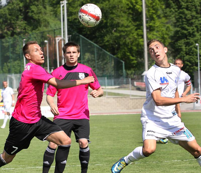 Fotbalisté Army porazili v domácím prostředí Znojmo 1:0 gólem kanonýra Veverky.