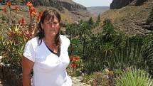 Ilona Vápeníková z Chotiněvsi v Palmitos Park na Kanárských ostrovech. Vidět zde můžete botanickou zahradu, motýlí farmu i expozici orchidejí. Skutečnou atrakcí je show cvičených papoušků.