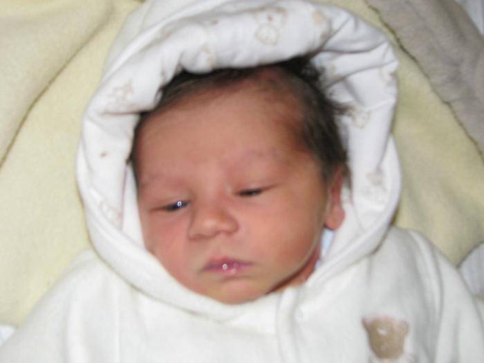 Jeaneta Sluková, porodila v ústecké porodnici dne 3. 11. 2010 (2.00) syna Denise (48 cm, 2,8 kg).