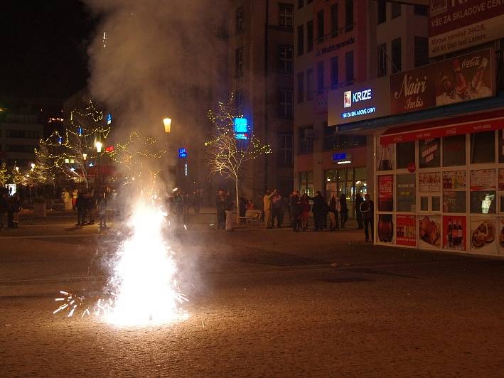 Vítání nového roku 2013 na Mírovém náměstí v Ústí nad Labem.