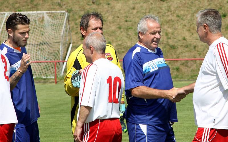 Fotbalisté Střekova slavili 70 let výročí od založení klubu. Popřát přijela i Kozlovna s Láďou Vízkem.  