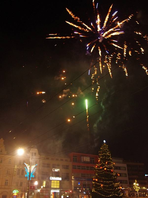 Vítání nového roku 2013 na Mírovém náměstí v Ústí nad Labem.