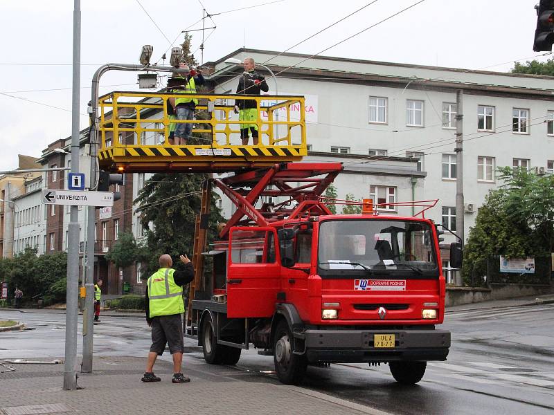 Dopravní podnik Ústí mění troleje za provozu