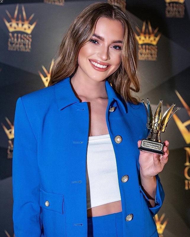 Karolína Syroťuk. Ústecko ji zná například jako úspěšnou soutěžící v soutěži Dívka Talent 2017 v Plzni.