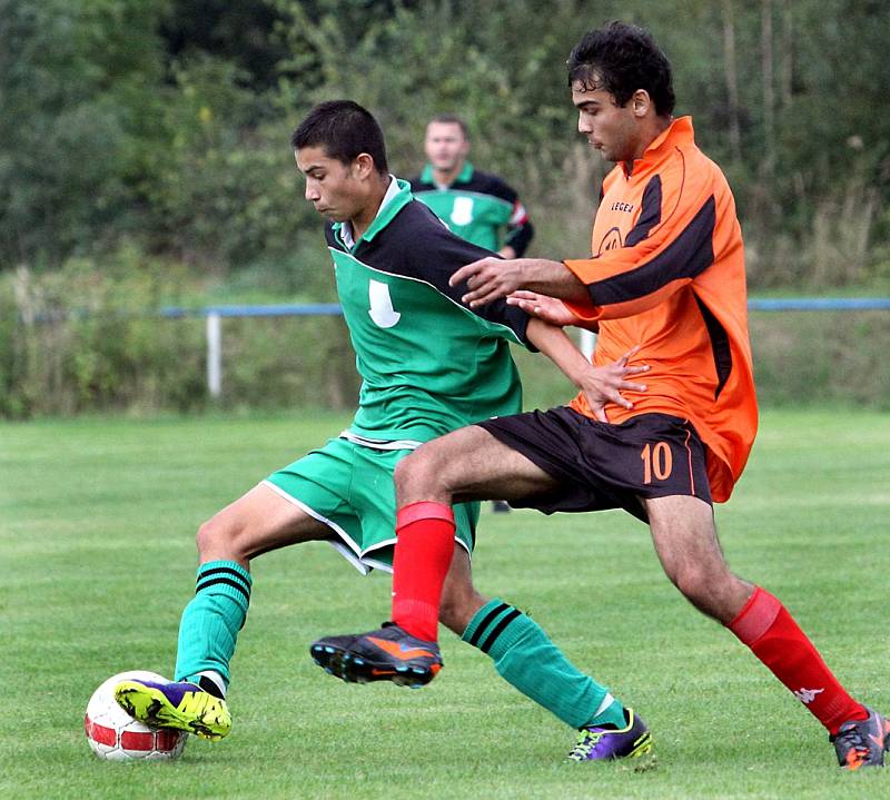 Fotbalisté Chabařovic B porazili Trmice B (zelení) 4:3 po penaltách.