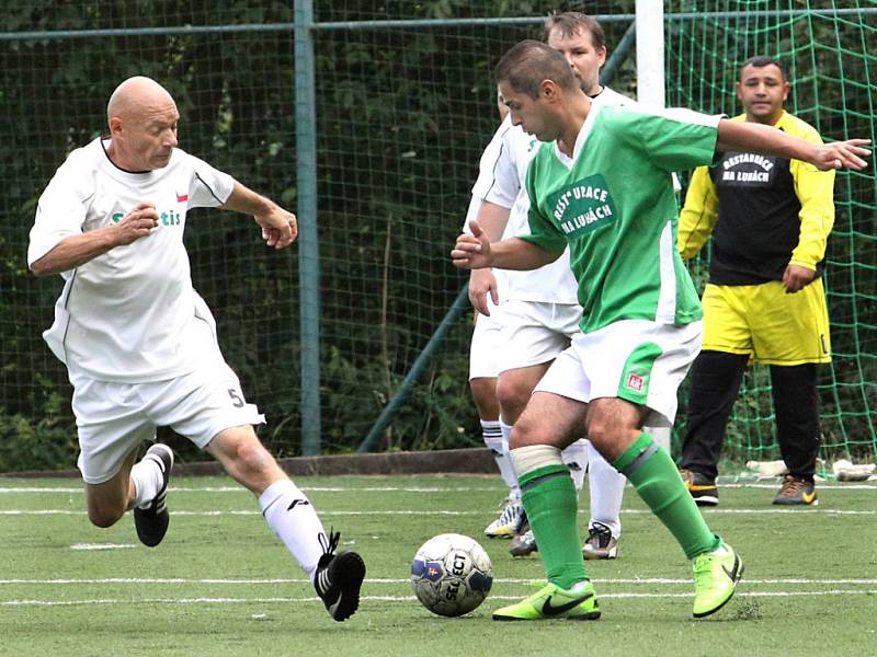 Fotbalisté Božtěšic (zelení) nezvládli ani poslední utkání sezony a Svádovu B podlehli 1:8.
