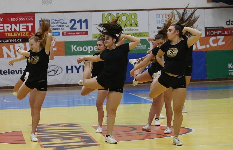 Basketbalový zápas mezi Slunetou Ústí nad Labem a Děčínem.